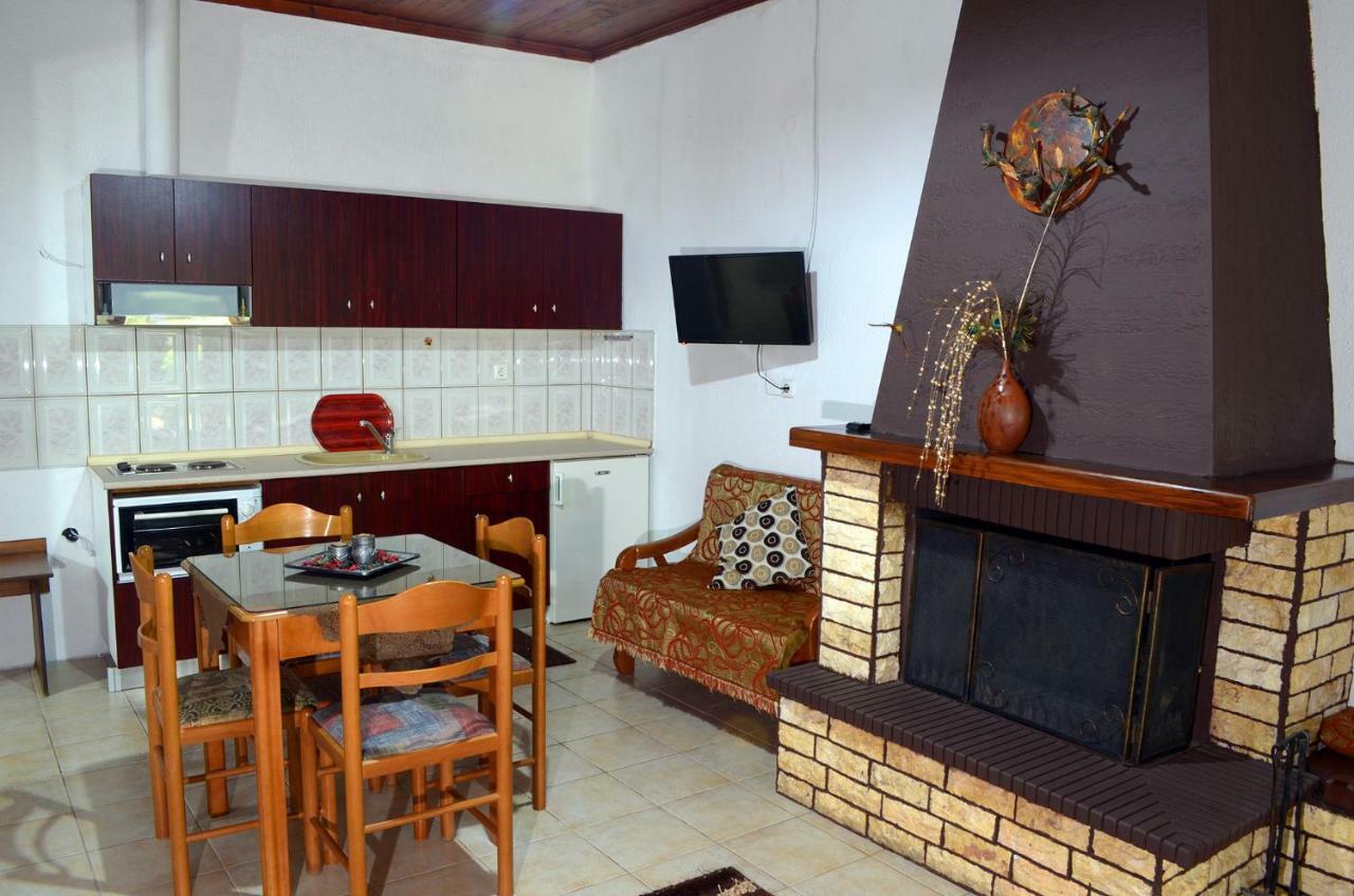 Appartamento Galini Káto Loutrákion Esterno foto